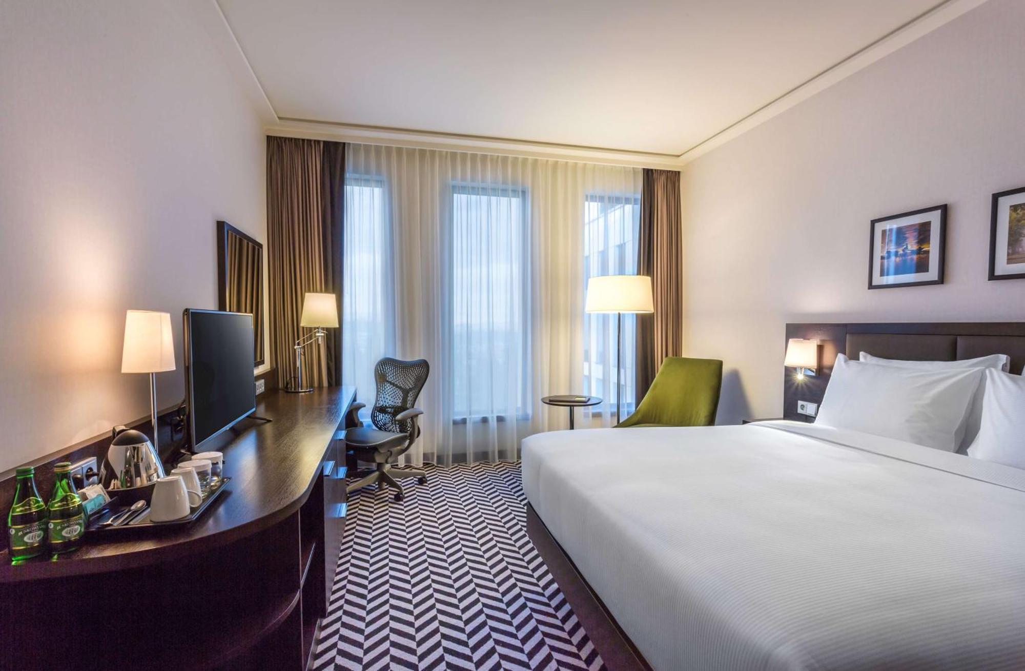 King Room,1557878560:JPEG